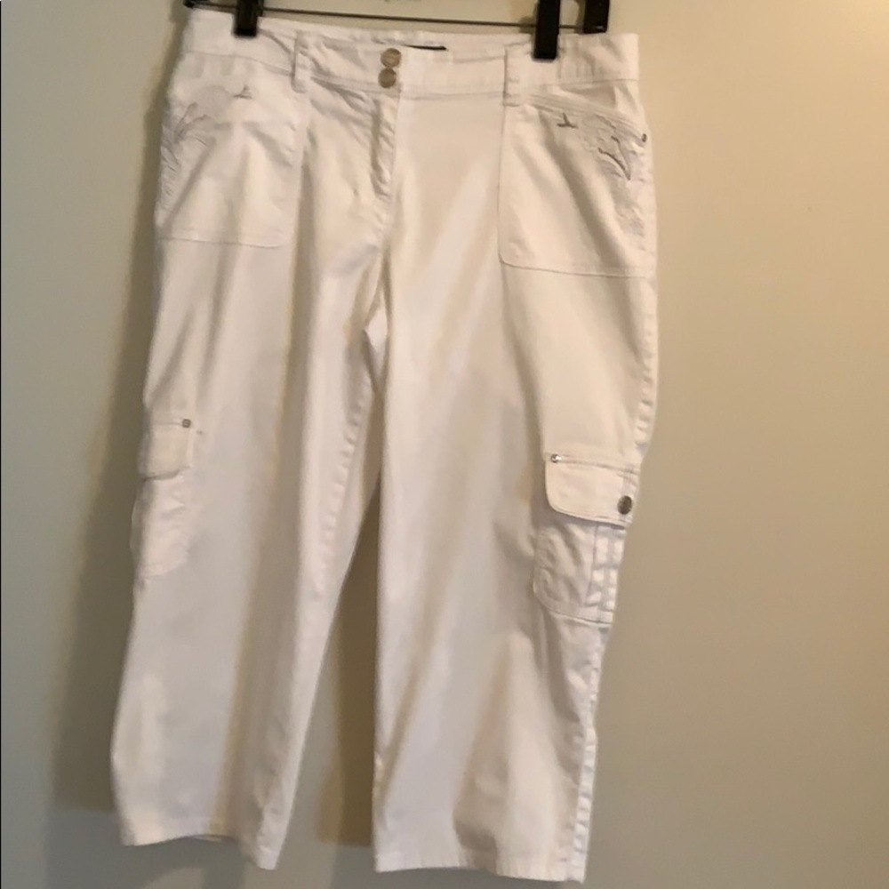 White House Black Market Crop Leg Pants